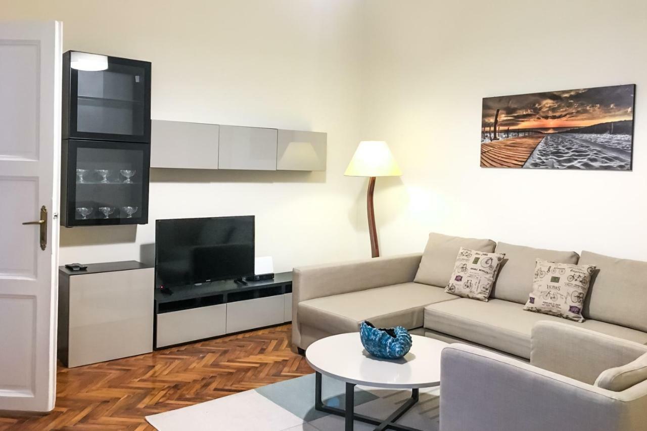 Budapest Kingdom Apartment Central & Car Parking On-Site & Aircon & Quiet & Family Friendly Eksteriør billede