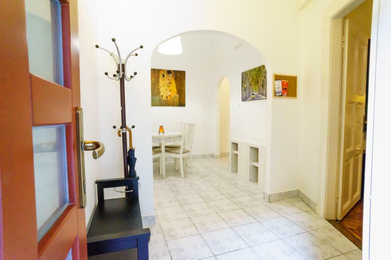 Budapest Kingdom Apartment Central & Car Parking On-Site & Aircon & Quiet & Family Friendly Eksteriør billede
